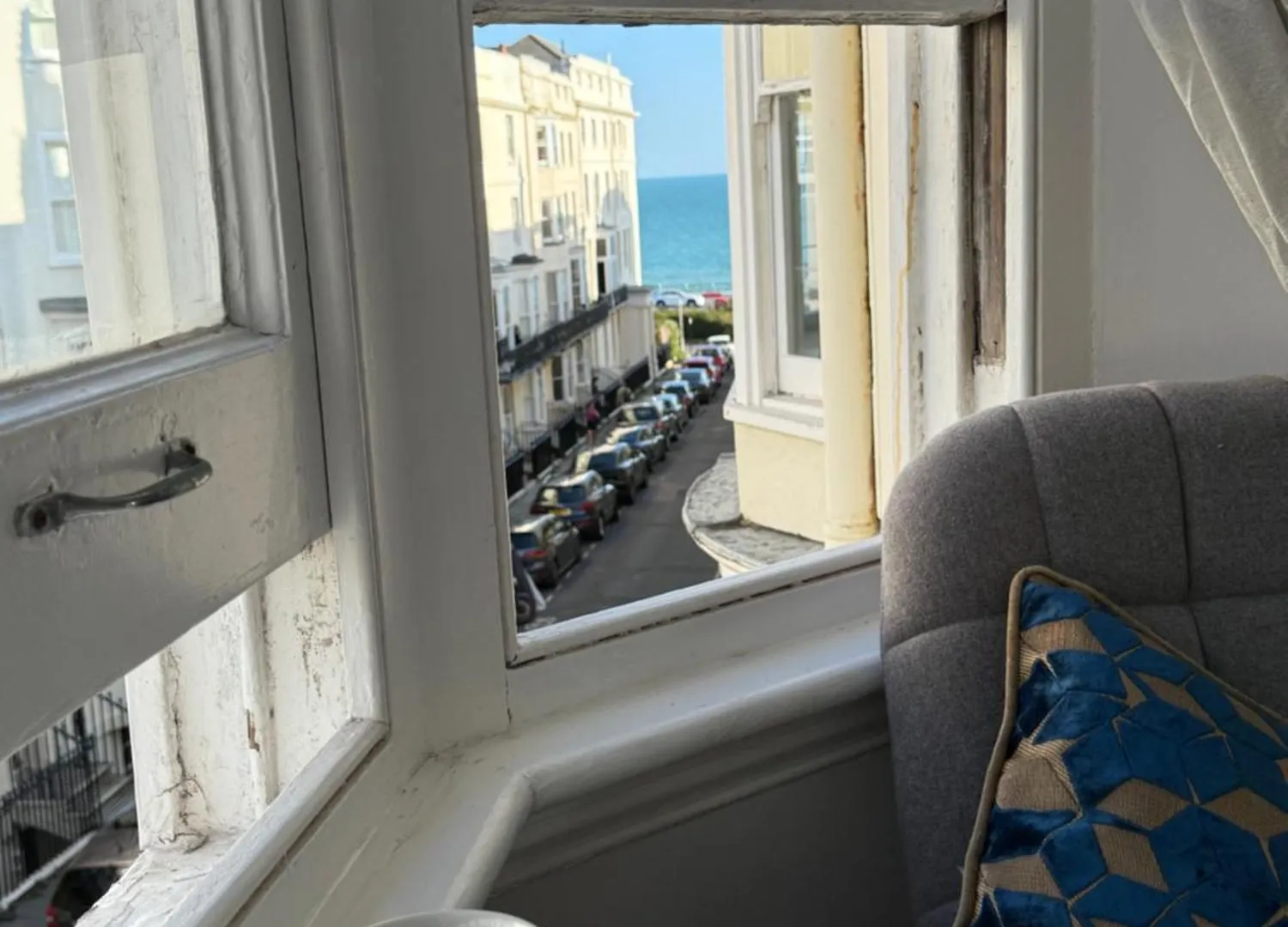 Beautiful Central Brighton L Sea View I Spacious Studio Flat I Sleep 2-3 Guests의 연락처